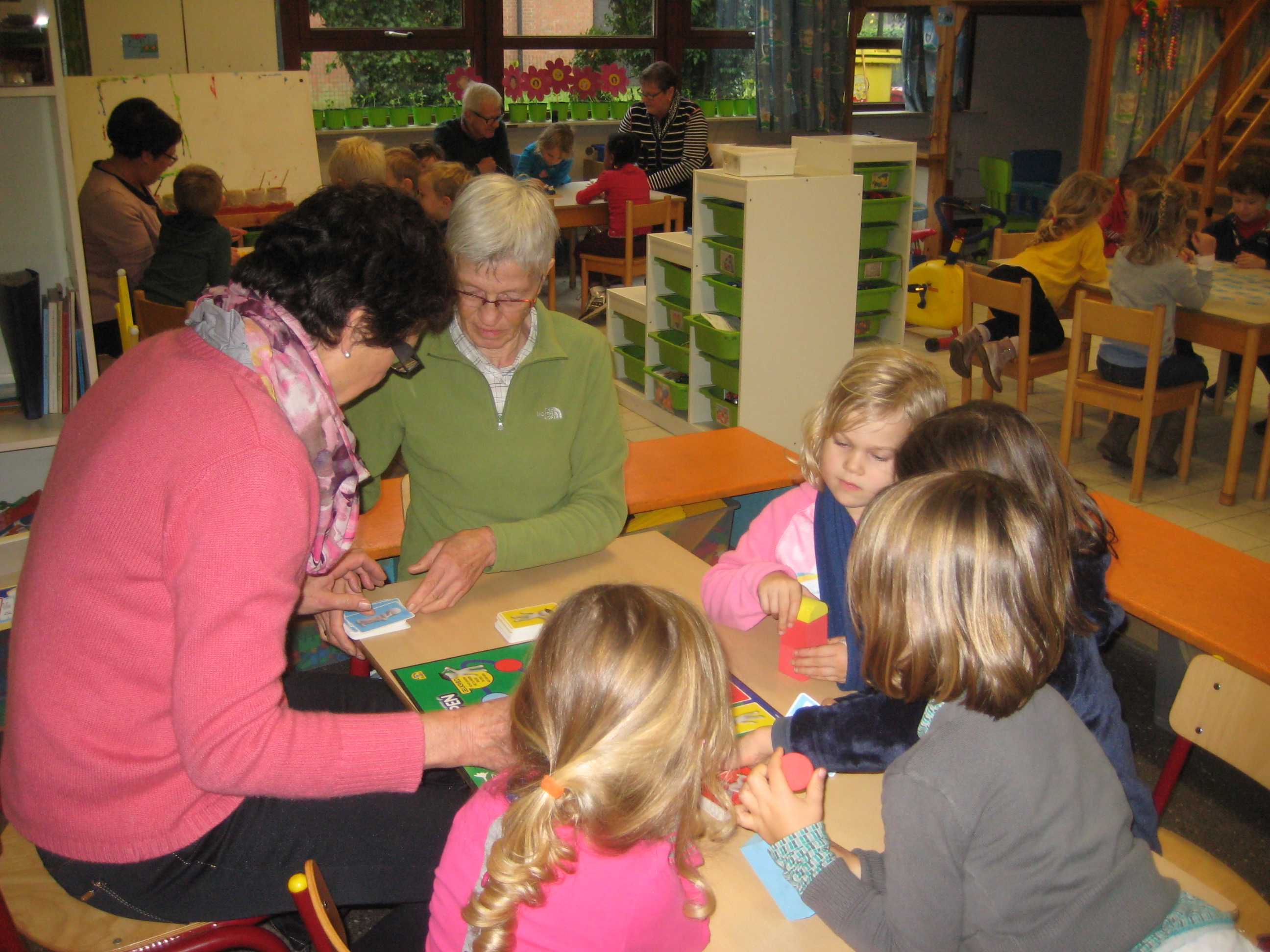 grootouders op bezoek in de klas van juf Ellen